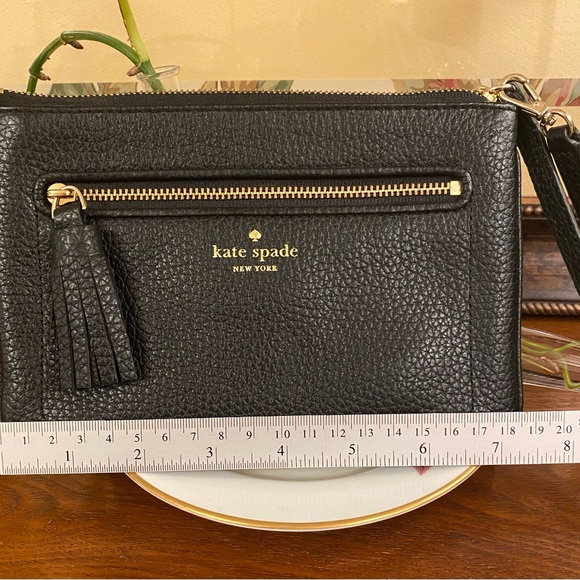 Authentic Kate Spade Chester Street Tinie Black Pebbled Leather Wristlet  (NWOT) - Picture 3 of 12